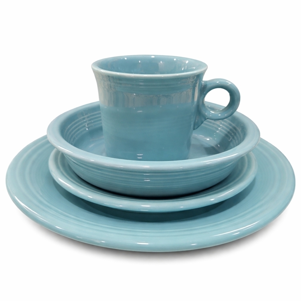 NIB Classic Rim 4 Piece Place Setting, Turquoise